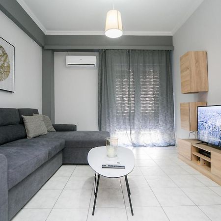 Central Guests Apartment Volos Bagian luar foto