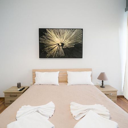 Central Guests Apartment Volos Bagian luar foto