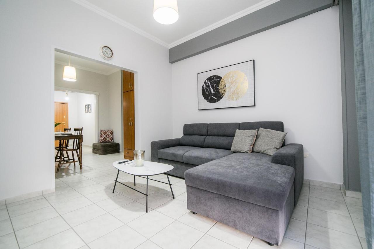 Central Guests Apartment Volos Bagian luar foto