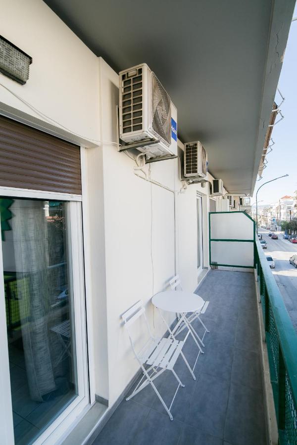 Central Guests Apartment Volos Bagian luar foto