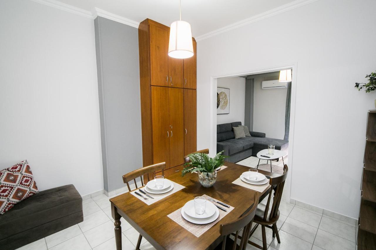 Central Guests Apartment Volos Bagian luar foto
