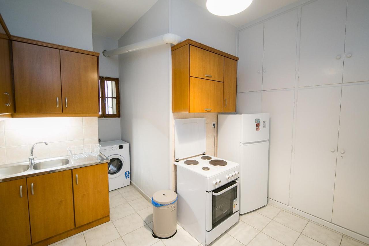 Central Guests Apartment Volos Bagian luar foto
