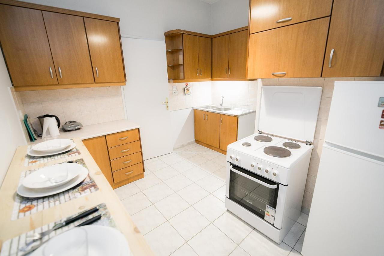 Central Guests Apartment Volos Bagian luar foto
